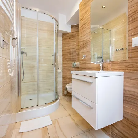 Globus Self-check In 3*