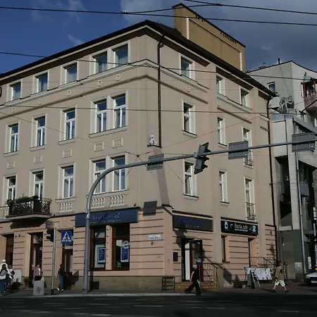 מלון דירות Globus Self-check In 3*