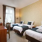 Apart Otel Globus Self-check In 3*
