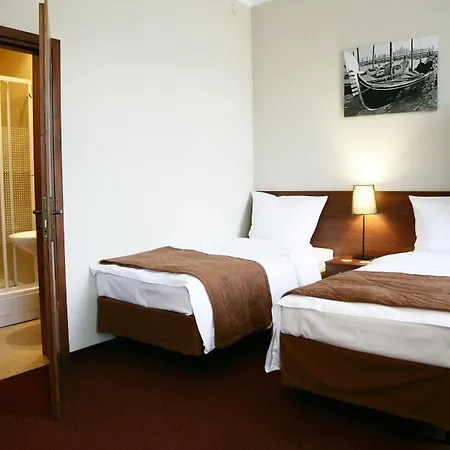 Globus Self Check-in Aparthotel 3*