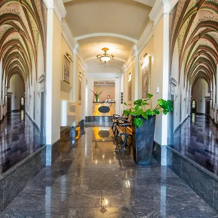 Apartahotel Globus 3*